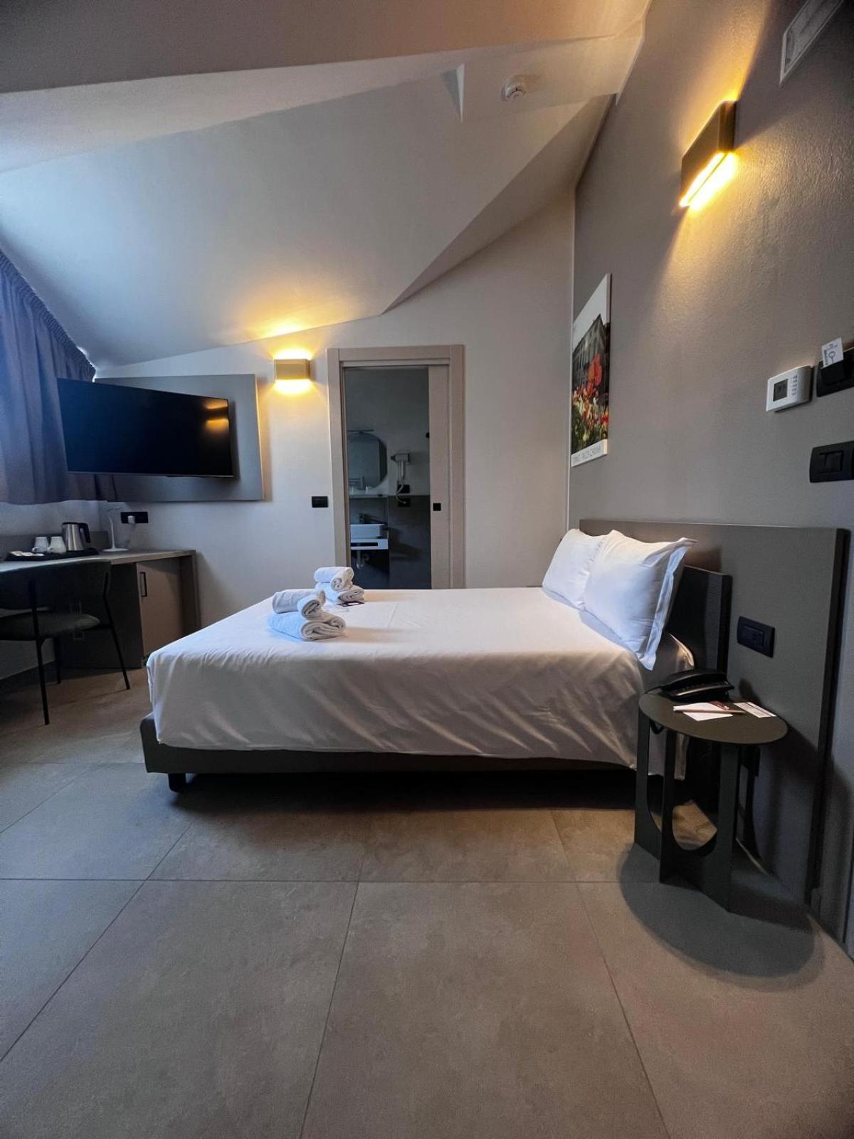 Best Quality Hotel La Darsena Moncalieri Esterno foto